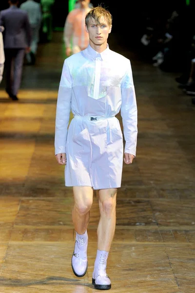 Look 39
